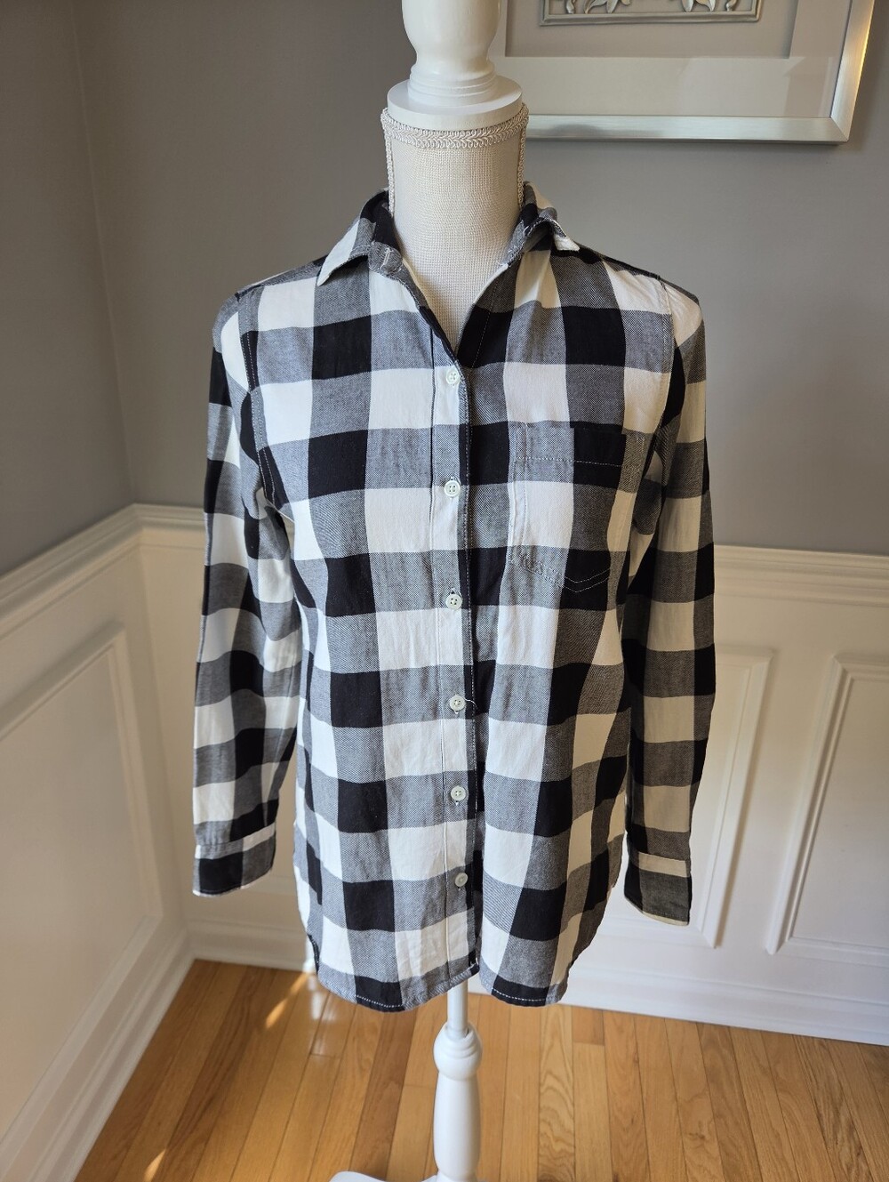 Old Navy Black & White Buffalo Plaid Flannel Classic Shirt Woman Size XS